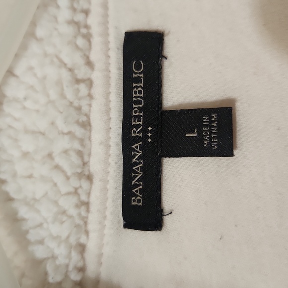 NWOT Banana Republic off white / cream color fleece jacket. Never worn. - Picture 3 of 4